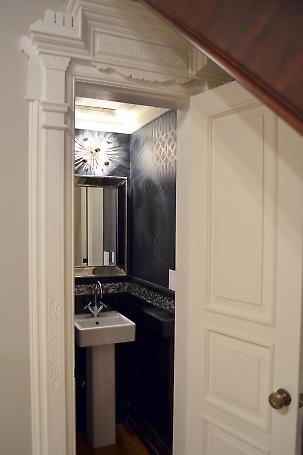 powder room at parlor floor